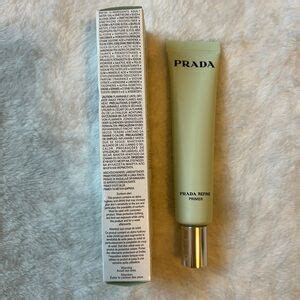 prada make uo|prada refine set powder.